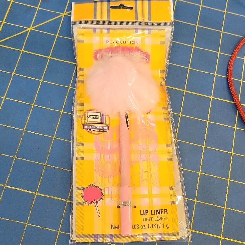 Revolution Pink Fluffy Lip Liner 1g New Sealed Package